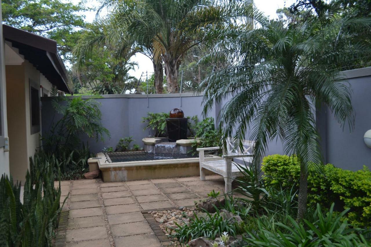 Mahogany Villa Guesthouse - Solar Ballito Extérieur photo